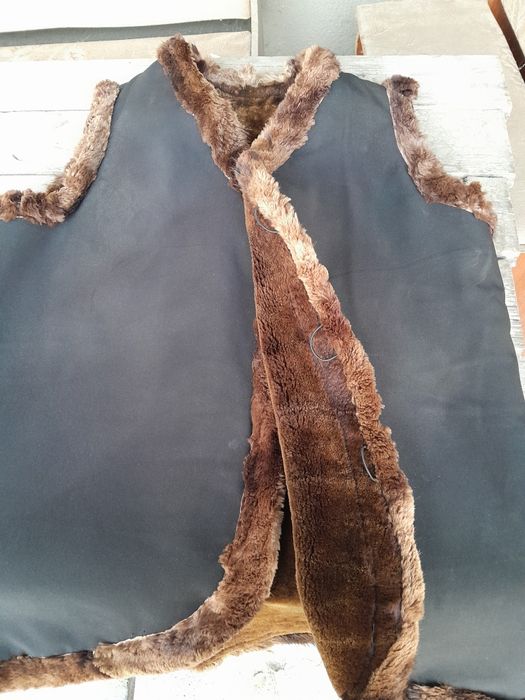 Продам верхнюю одежду