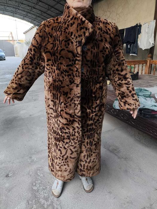 Шуба цигейковая 52 размер.