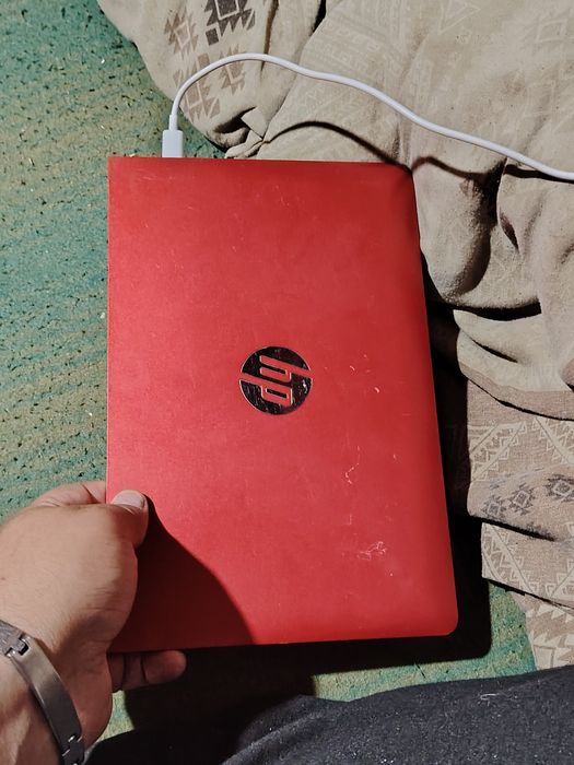 Vând HP pavilion x2