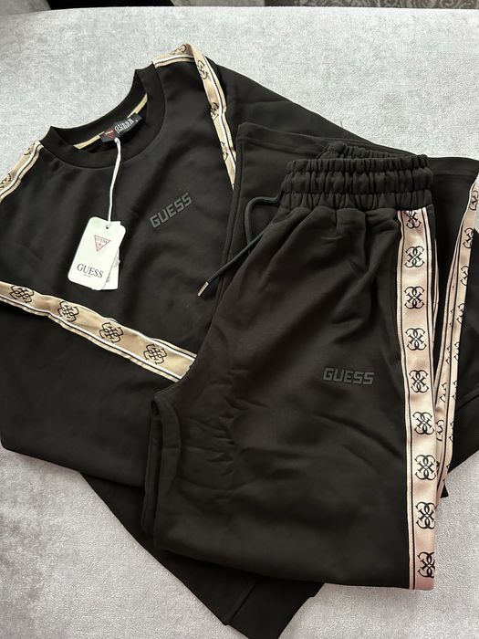 Дамски спортни екипи