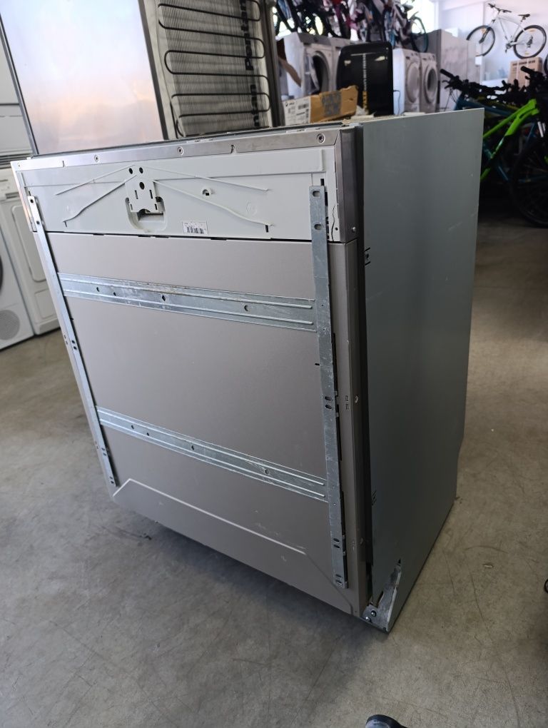 Съдомиялна машина за вграждане Miele XXL