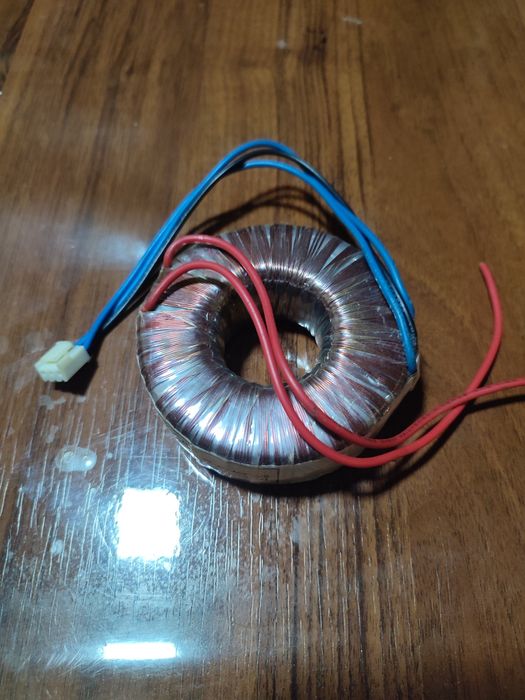 Трансформатор для аудио. 220v. 23v