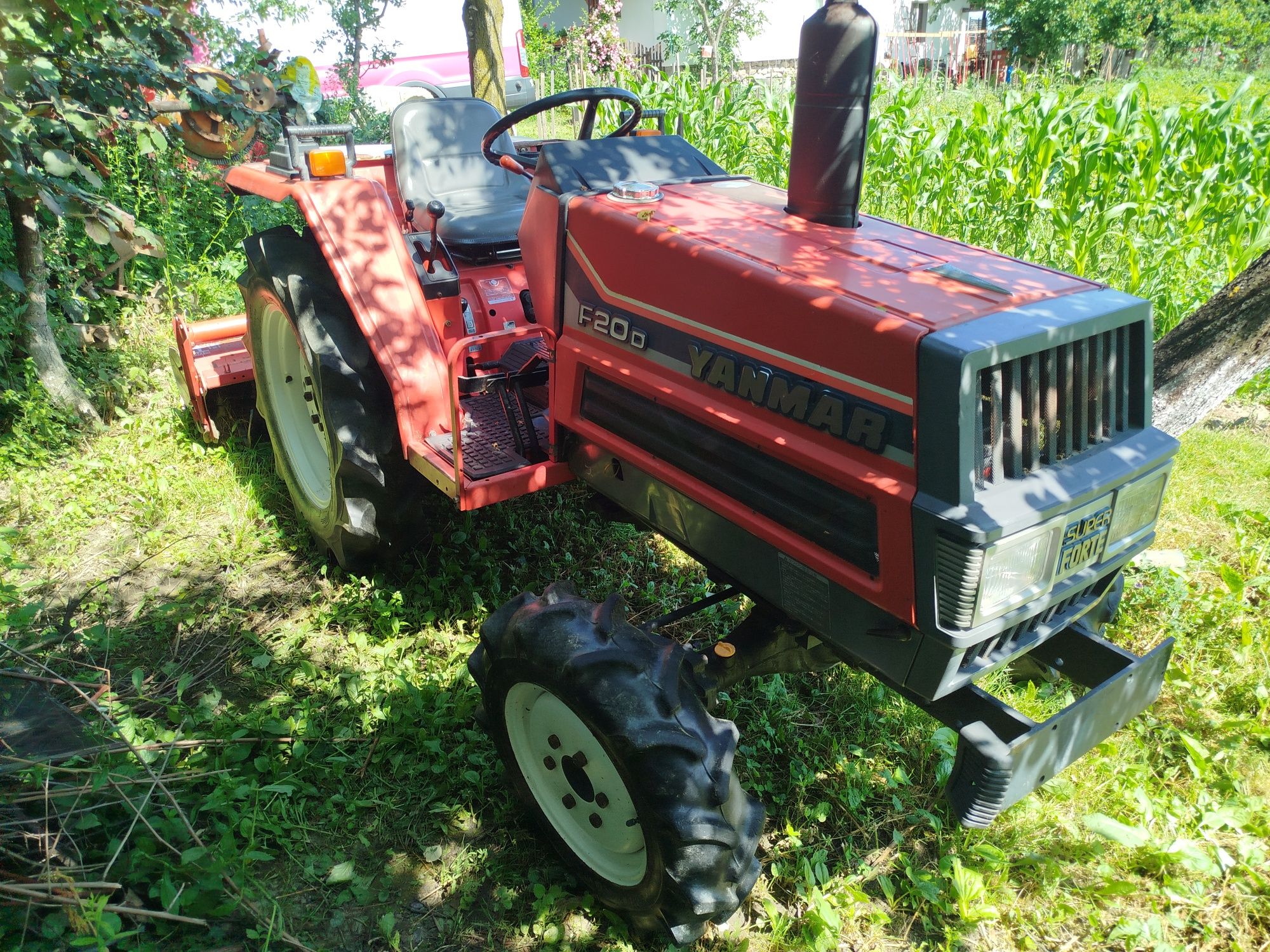 Tractor yanmar 20 cai cu freza plug remorca și semanatoare