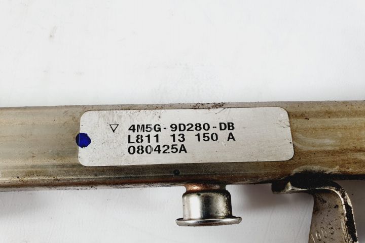 Rampa injectoare 1.8 benzina qqdb 4m5g-9d280-db Volvo V50 1 seria