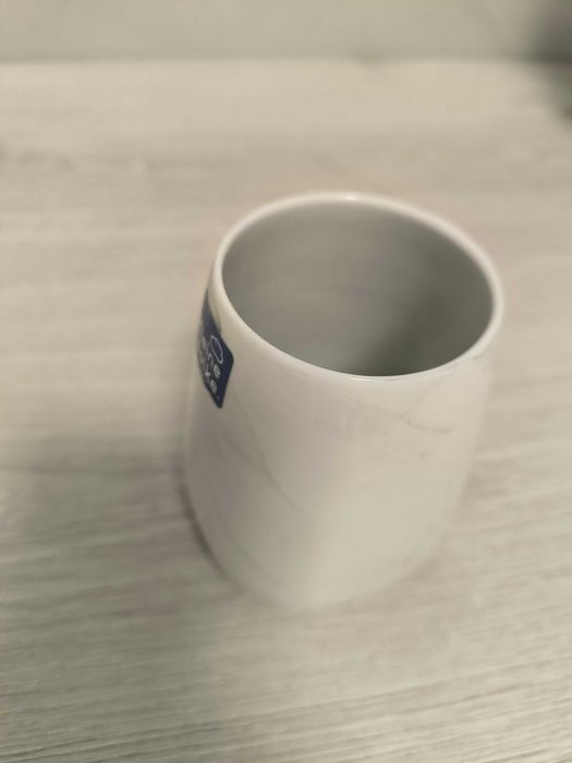 Дозатор за течен сапун и чашка