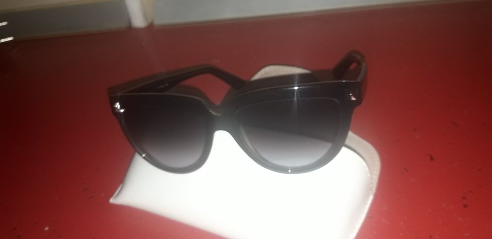 Ochelari damă Valentino negri la 250 lei Timișoara