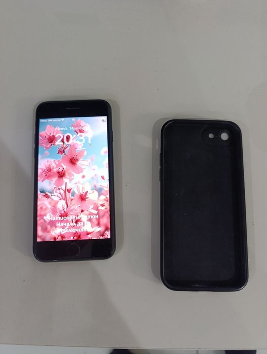 iPhone SE 2020, 64GB
Телефонът е в отлично състояние – работи безупр