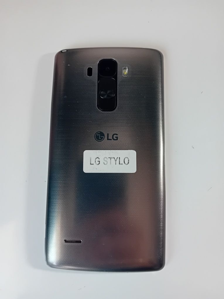 Смартфон LG stylo