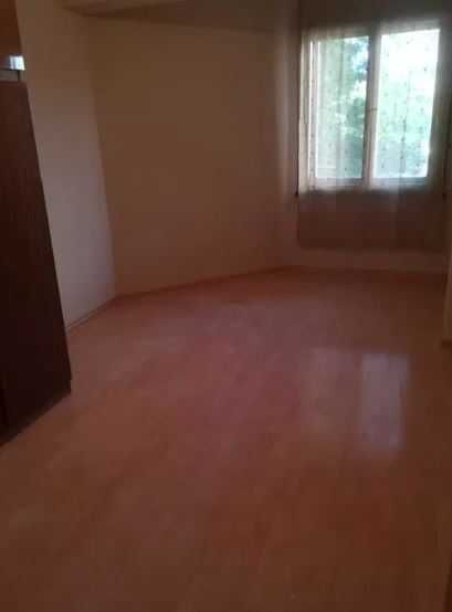 Дава се под наем Тристаен апартамент в Бургас, Възраждане - 85 кв.м за 225 € - Снимка #1