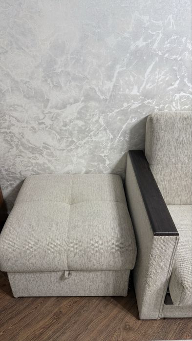 Продам диван с креслом