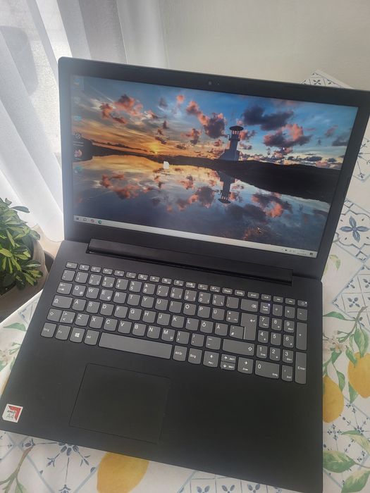 Laptop Lenovo V145-15AST FUNCȚIONAL