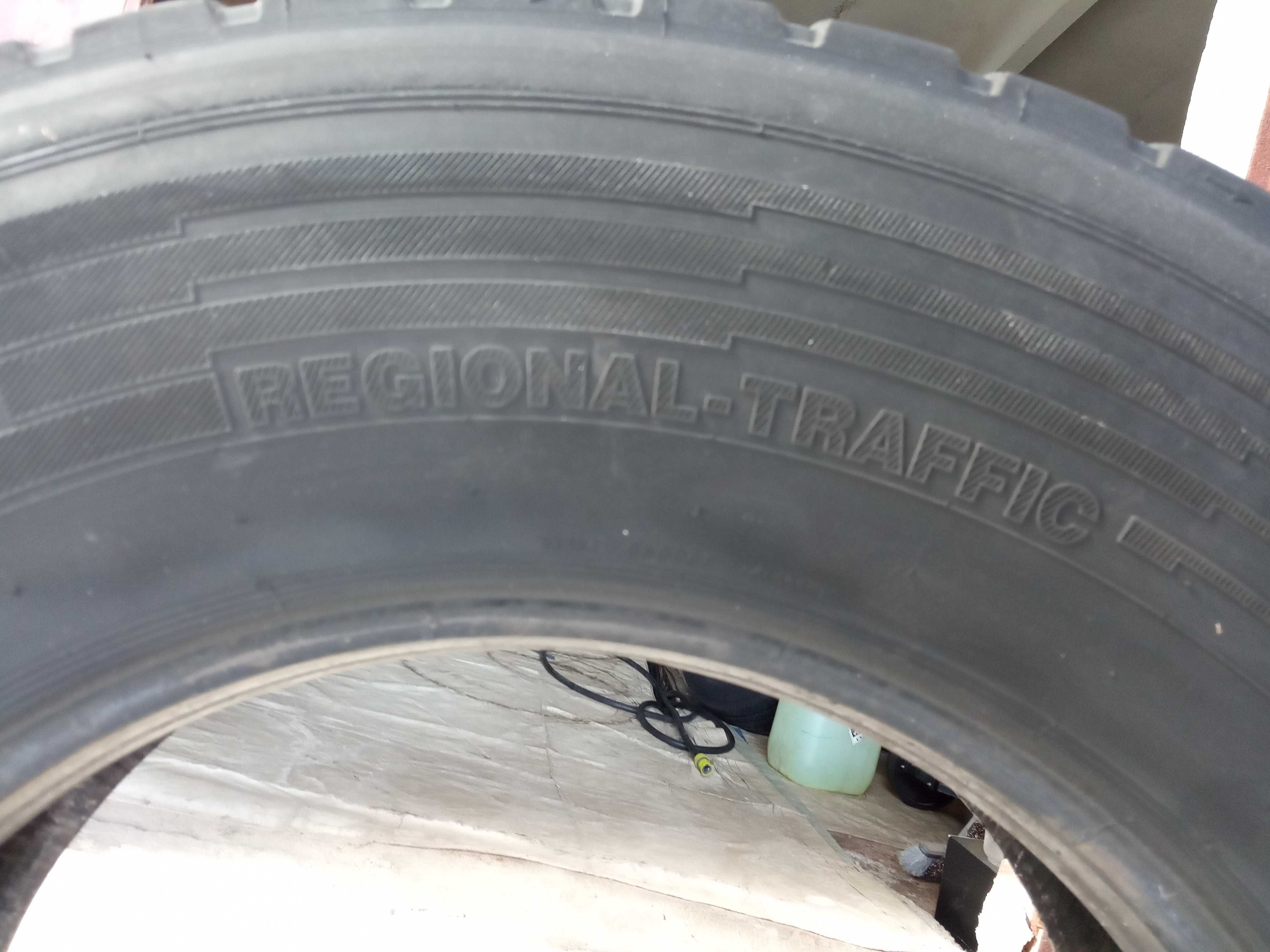 1 тежкотоварна гума 265/70R19.5 Continental-Рег Michelin 140/138M M+S