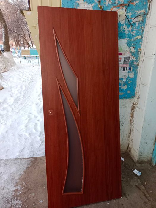 Продам двери размеры 80/200см и 60/200см и 70/200см адрес 6 мкр