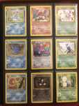 Diferite cărți Pokemon din primele seturi