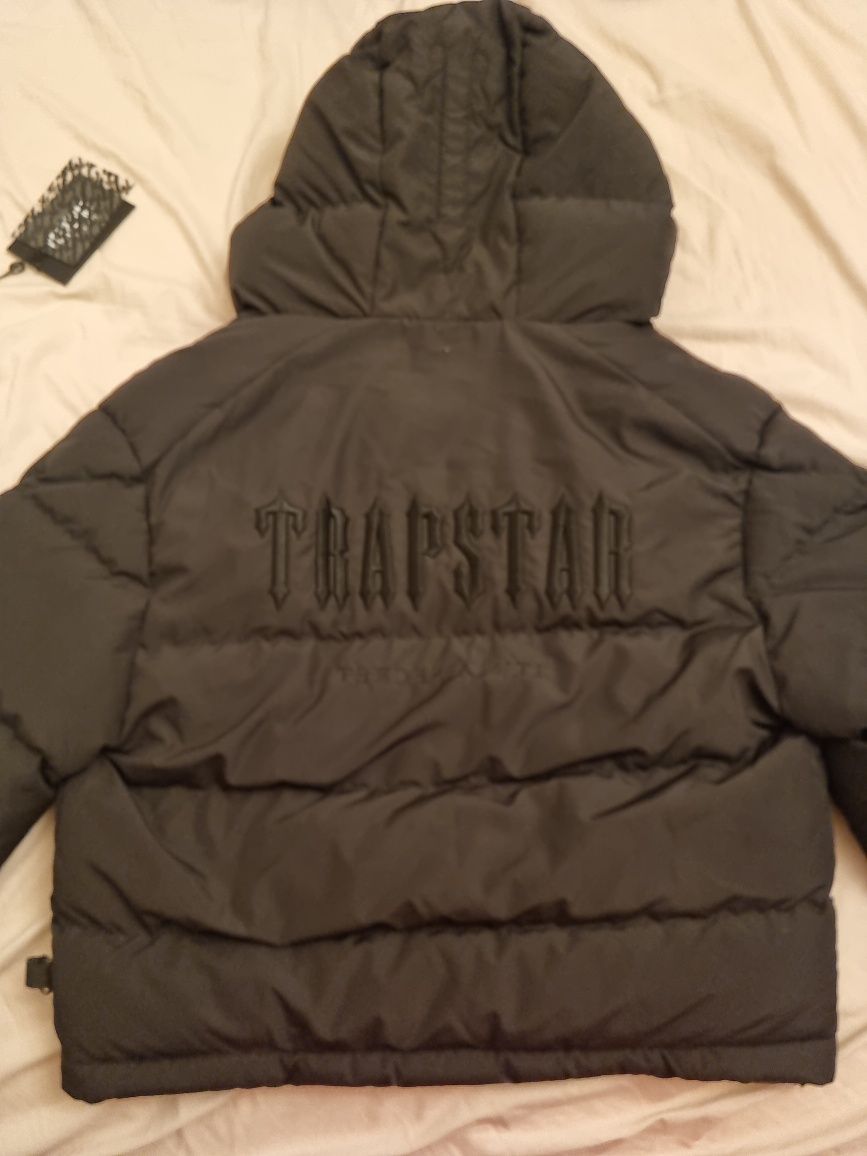 Negociabil ! Trapstar Decoded Hooded Puffer 2.0 - Blackout Edition ×