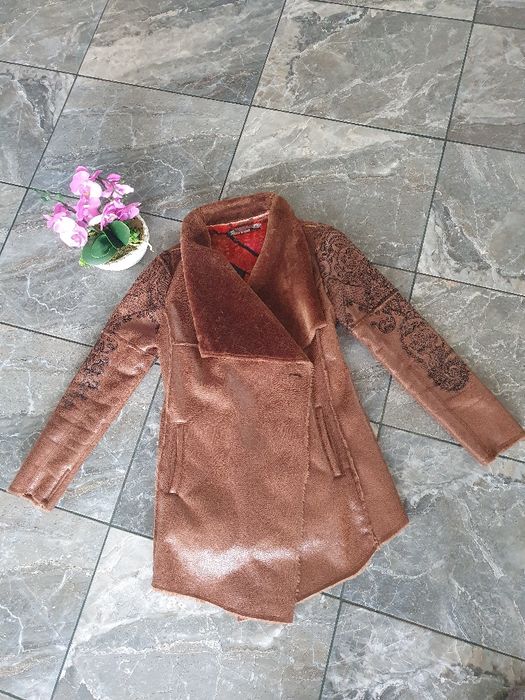 Haina (geaca) din piele, blanita de toamna/ iarna