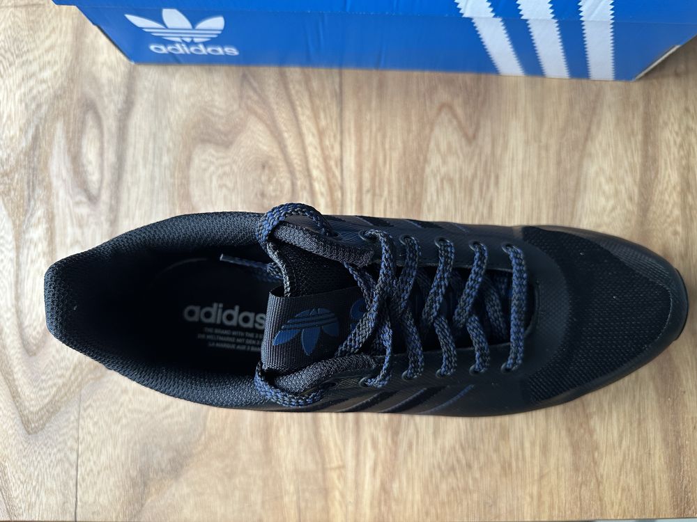 Кроссовки adidas