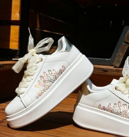 Бели кецове НОВИ