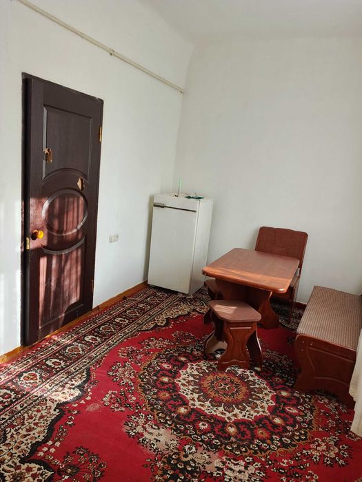 Продаётся 1 комнатная большая планировка на против 9 школы