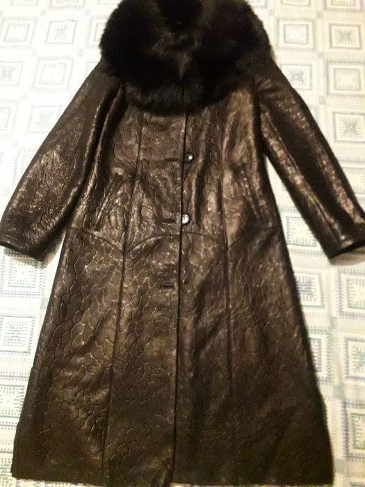 Продам новую женскую кожаную дублёнку, женскую кожаную ушанку