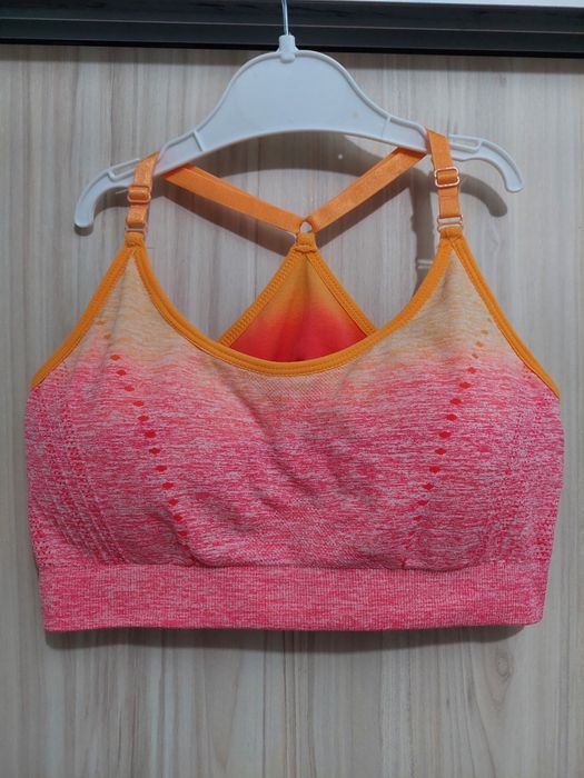 спортен сутиен НОВО Е
Задълбочаване с помо