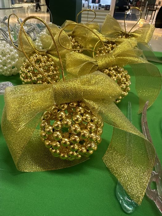 Новогодние шары из бусин ручная работа