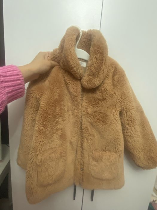 Palton next si blana h&m 4-5 ani