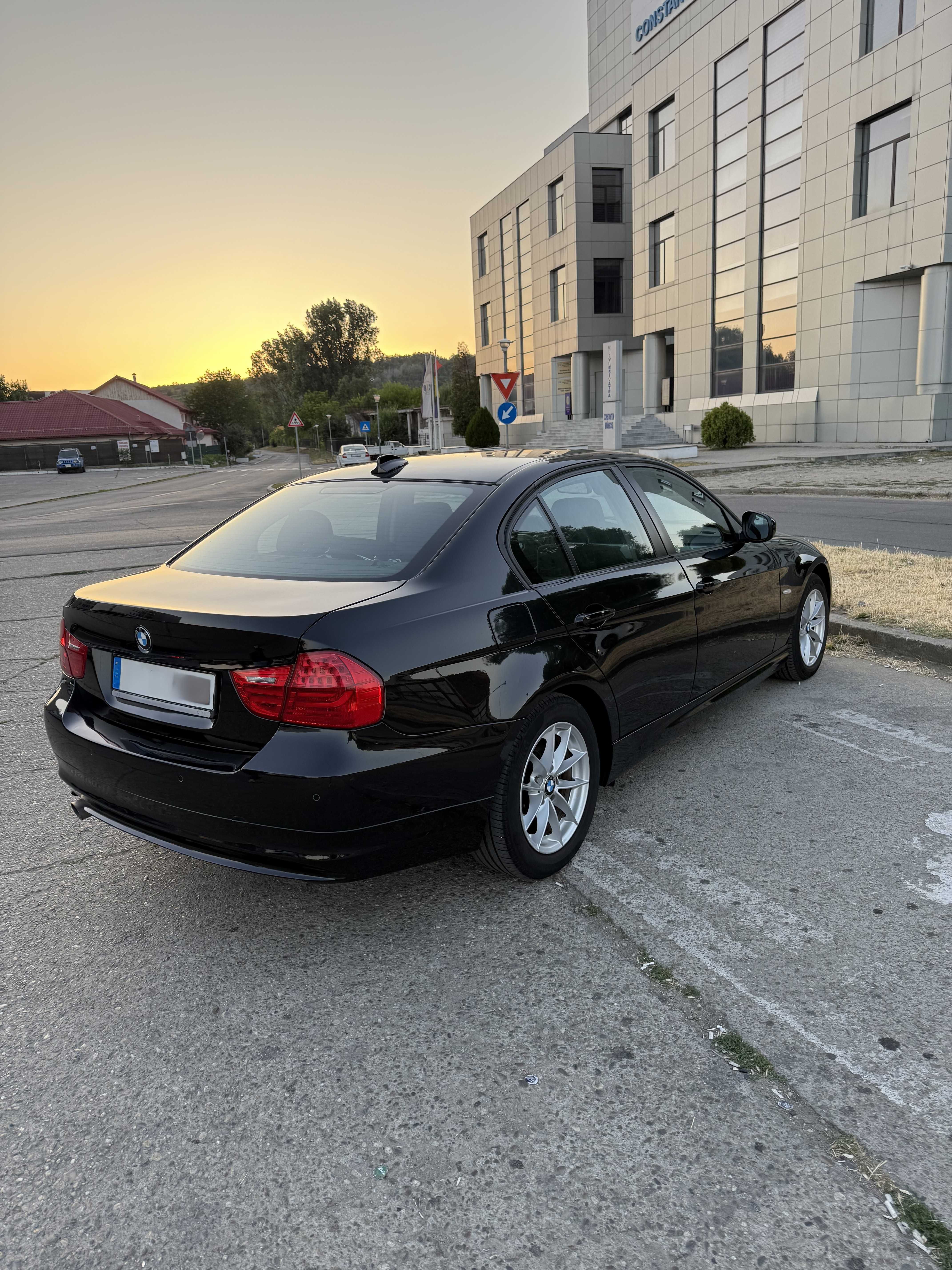 BMW E90 facelift 318D 2010