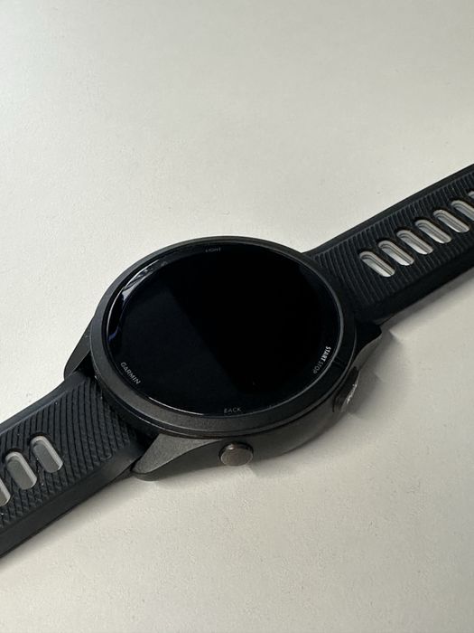 Беговые часы Garmin Forerunner 265