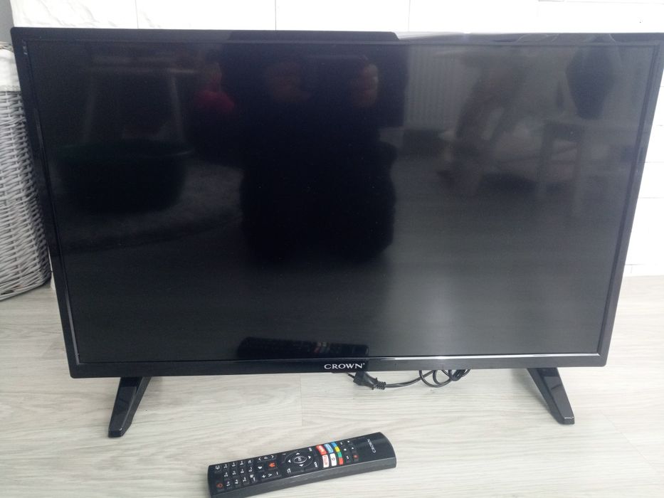 Crown 32 smart tv