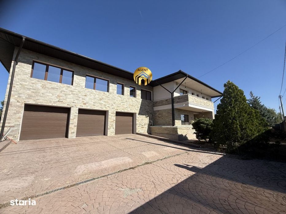 Vila spectaculoasa cu 2.000 mp curte verde, piscina si 800 mp utili