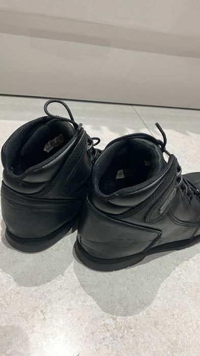 Timberland din nubuc natural