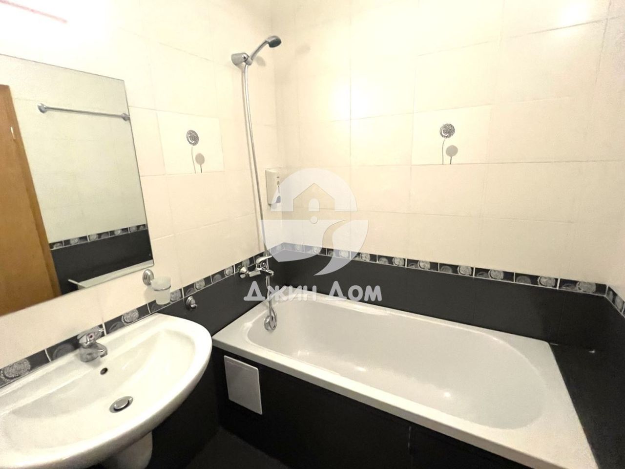 Продава се Тристаен апартамент в Свети Влас - 129 кв.м за 1047 €/кв.м - Снимка #8