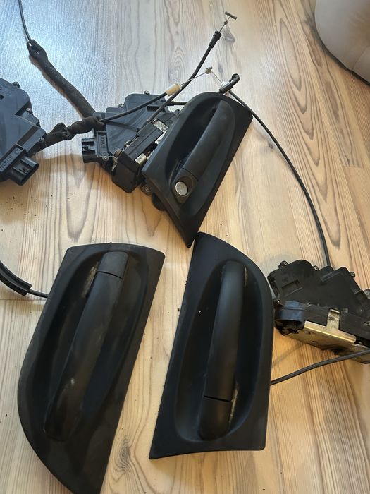 Sistem de inchidere usi Smart Fourfour