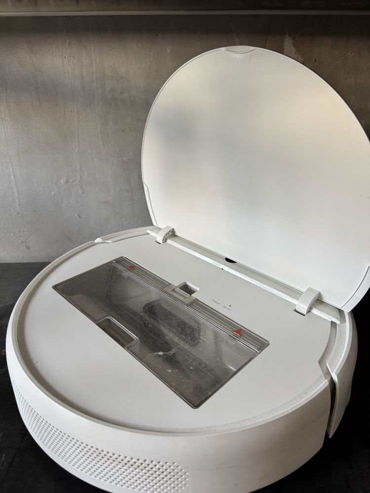 Робот-пылесос Xiaomi Mi Robot Vacuum-Mop STYTJ01ZHM