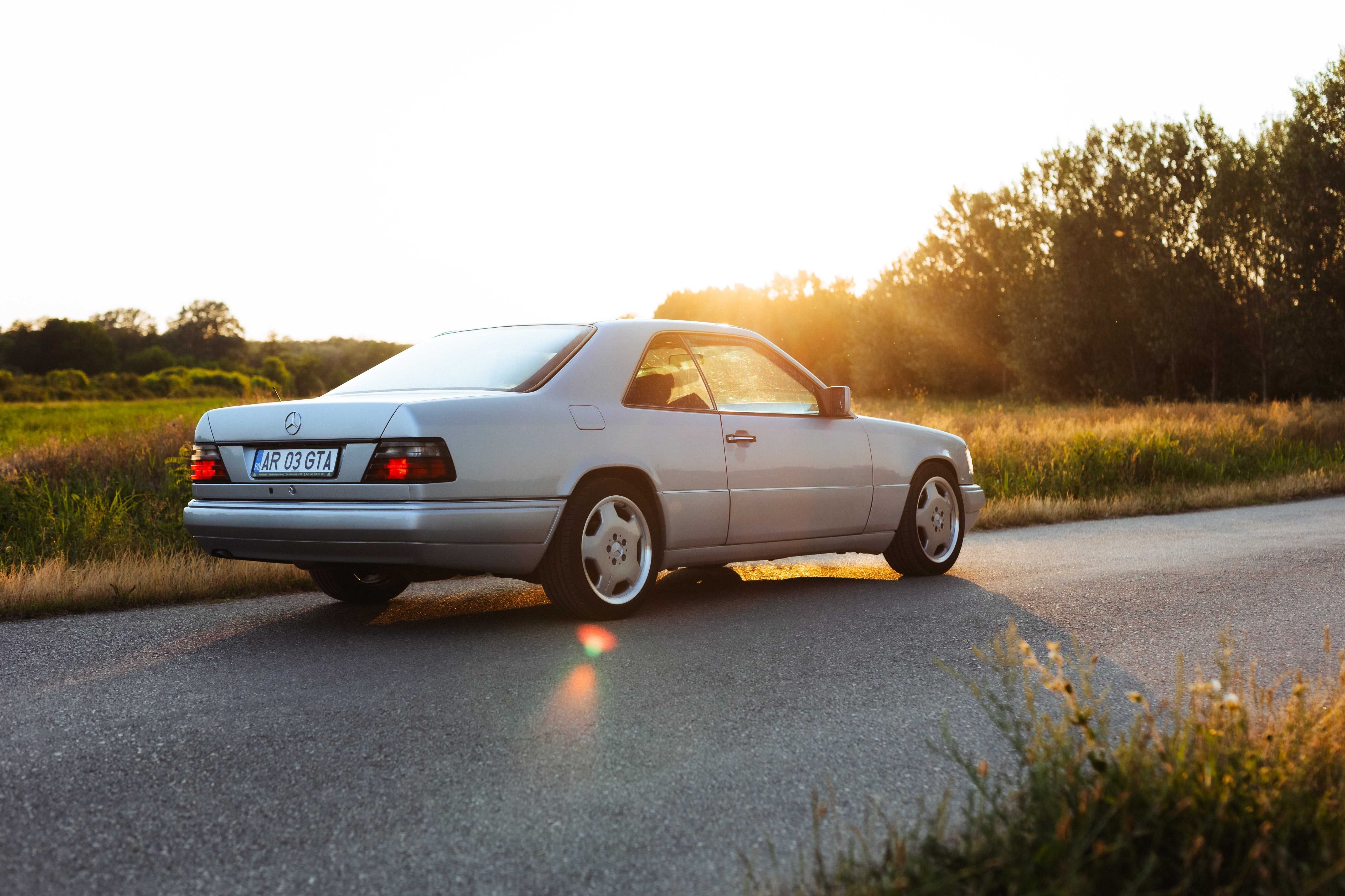 Mercedes-Benz W124 Coupe Monoblock Aut - Vehicul istoric ft intretinut