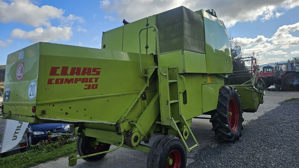Combina CLAAS Compact 30