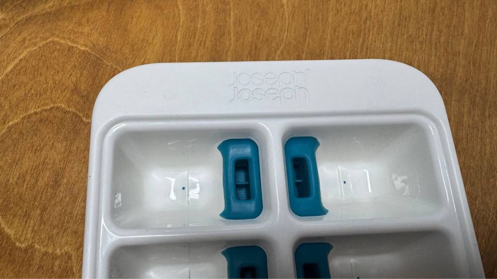 Форма для льда от Joseph Joseph