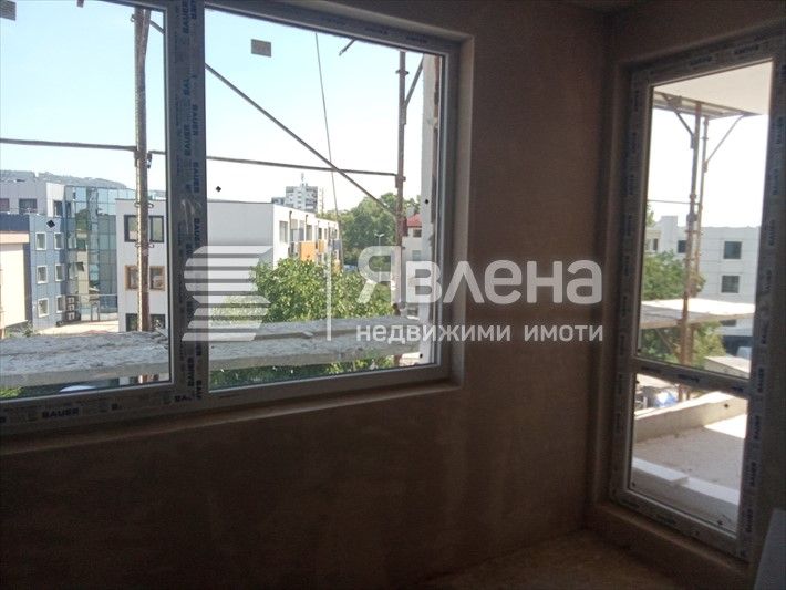 Продава се Двустаен апартамент в Варна, Младост 1 - 57 кв.м за 1667 €/кв.м - Снимка #2