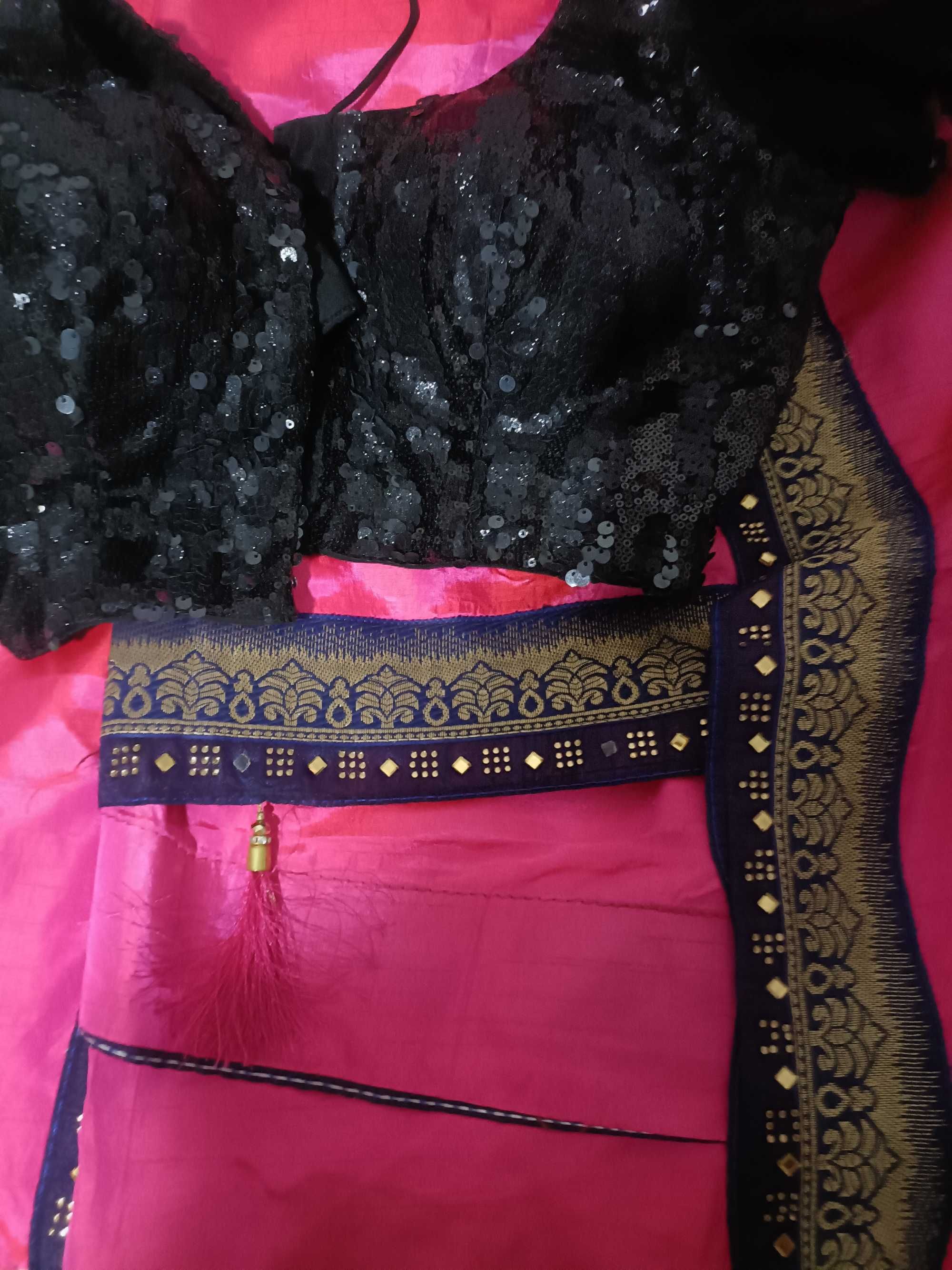 Сари (традиционная женская одежда Хинду)