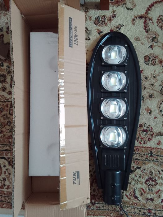 Продаю прожектора дёшево