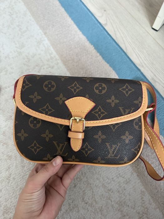 Продам свою сумочку под брендом LV