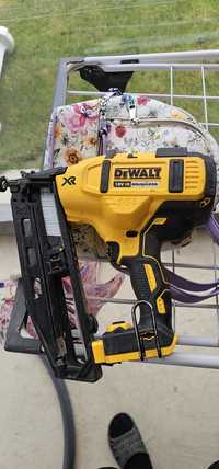 Pistol cuie dewalt dcn 660