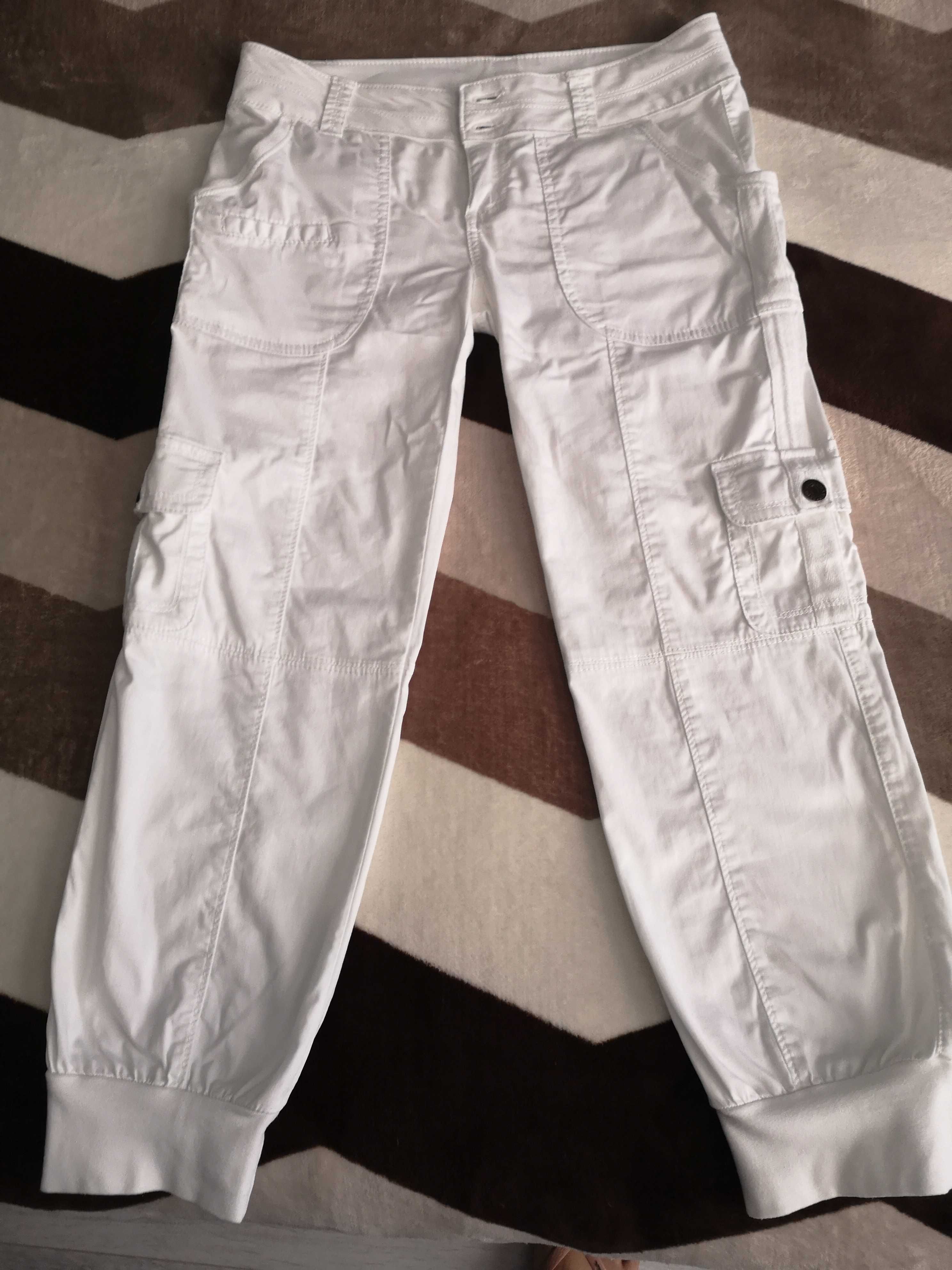 Pantaloni sport Guess