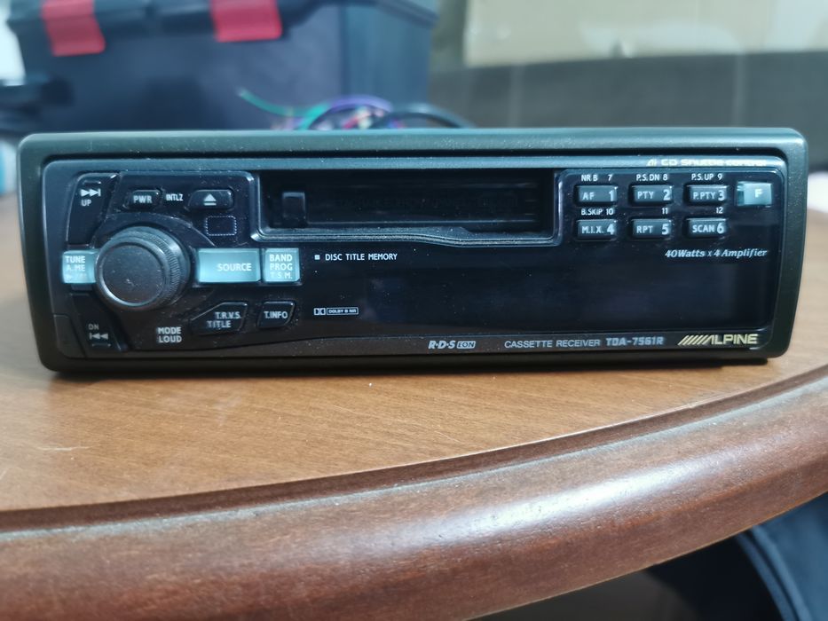 Alpine TDA 7561 R касетофон