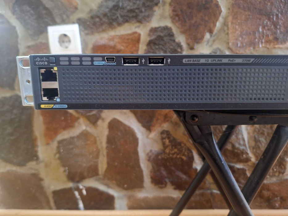 Switch Cisco Catalyst 2960-X WS-C2960X-24PS-L PoE+