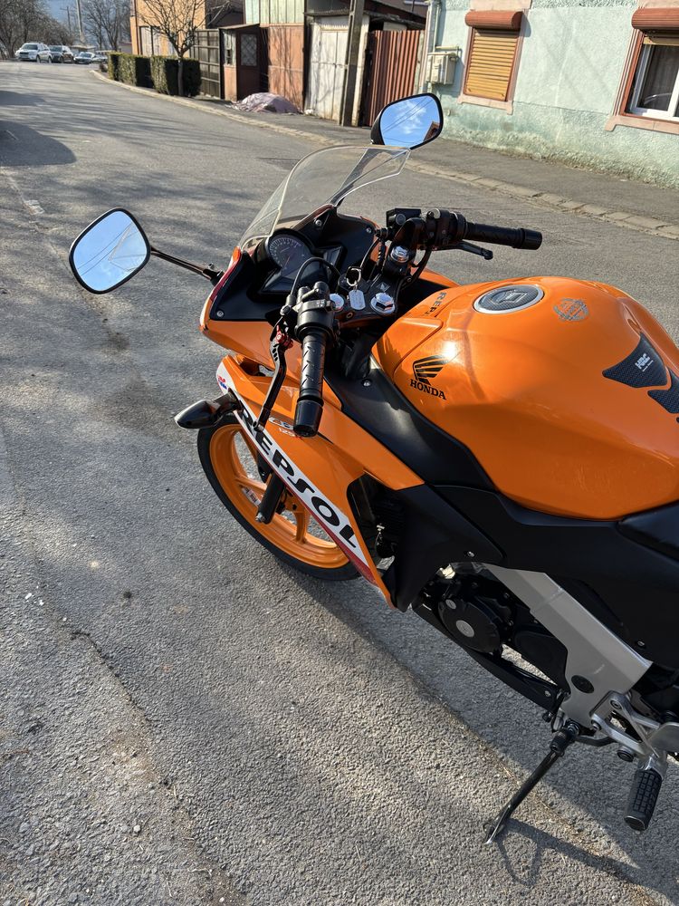 Honda cbr 125 2015