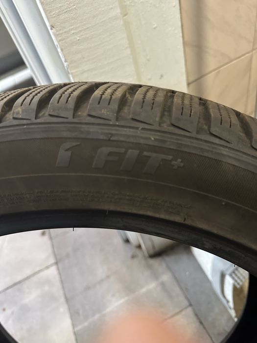 Гуми 235 /45/18 laufenn i fit+