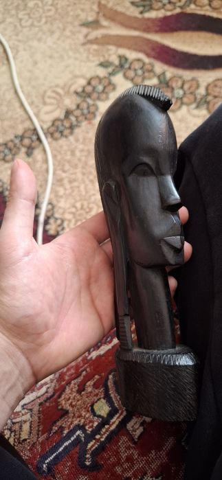 Ръчно изработена абаносова дърворезба – африкански бюст