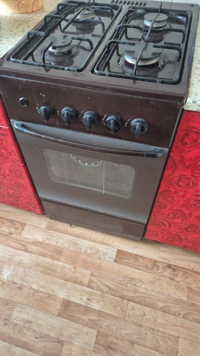 Газовая плита 4 конфорки